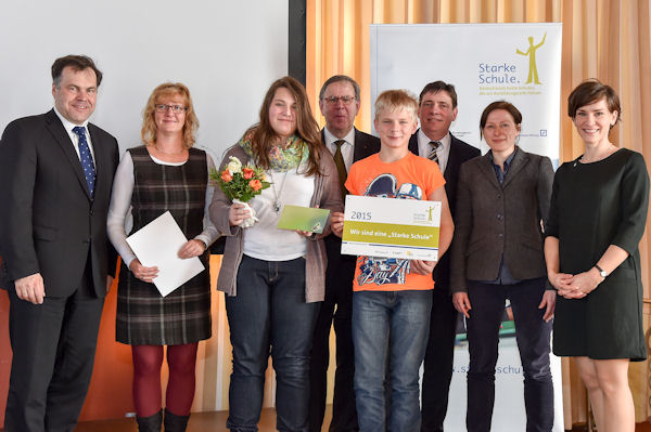 gruppenbild_4_platz_integrierte_gesamtschule_willy_brandt_klein.jpg gruppenbild_4_platz_integrierte_gesamtschule_willy_brandt_klein.jpg